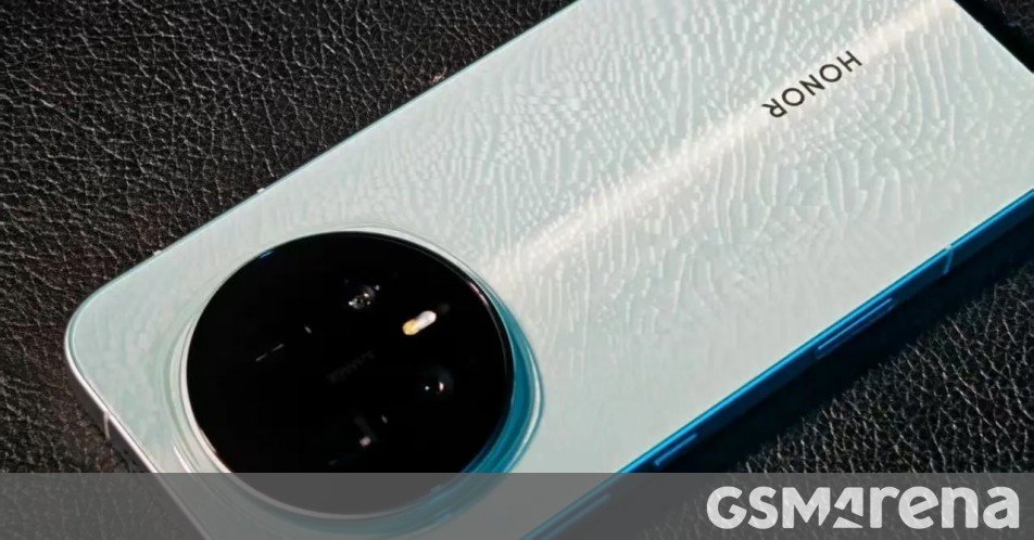 Live images of Honor Magic8 in Sky Blue Glaze edition emerge