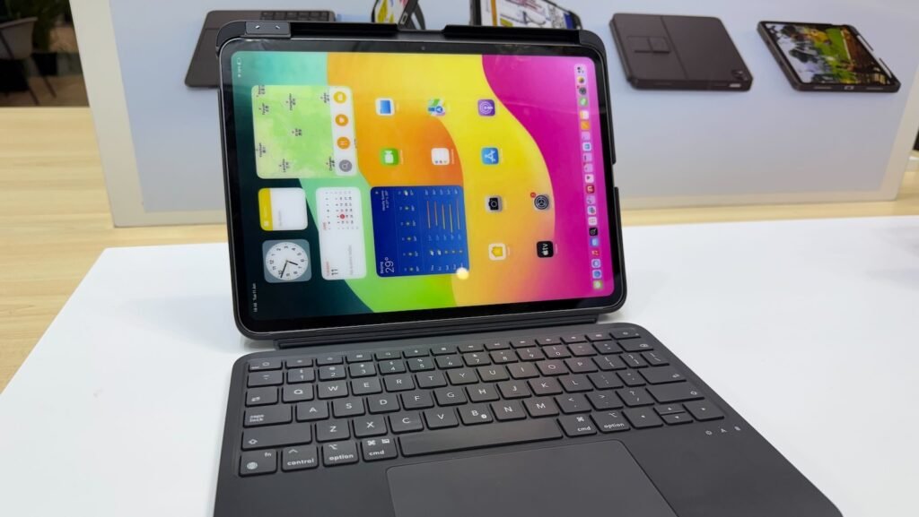 ESR Flex Keyboard Case for iPad 11th/10th Gen