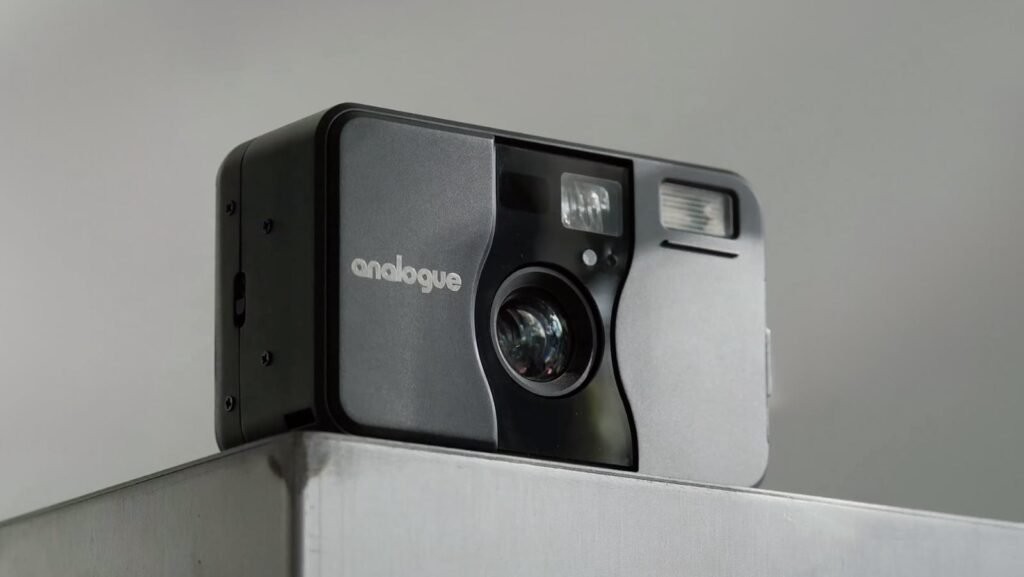 Analogue aF 1 focuses, no matter the environment