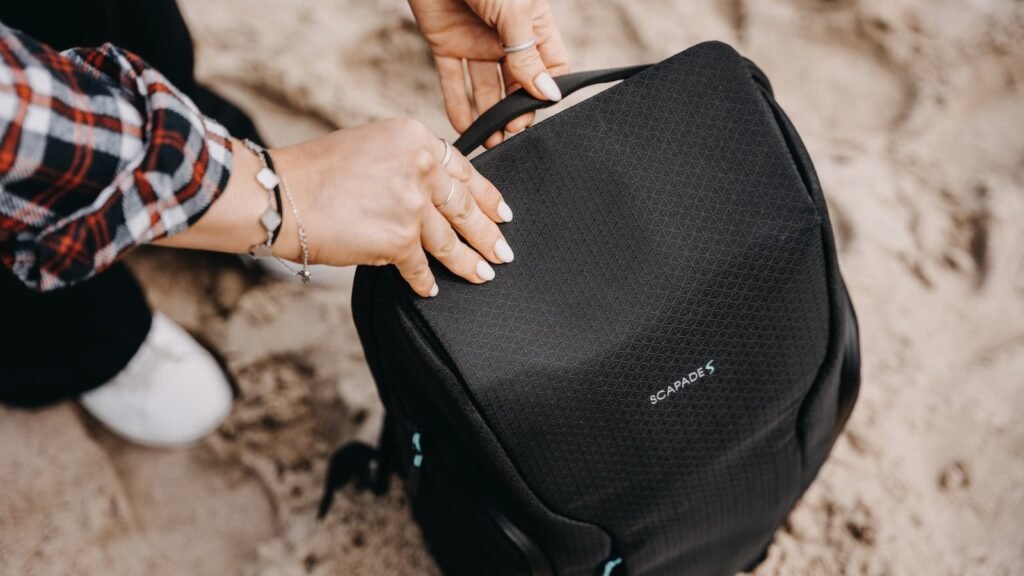 Scapade AirPack has Apple Find My built in