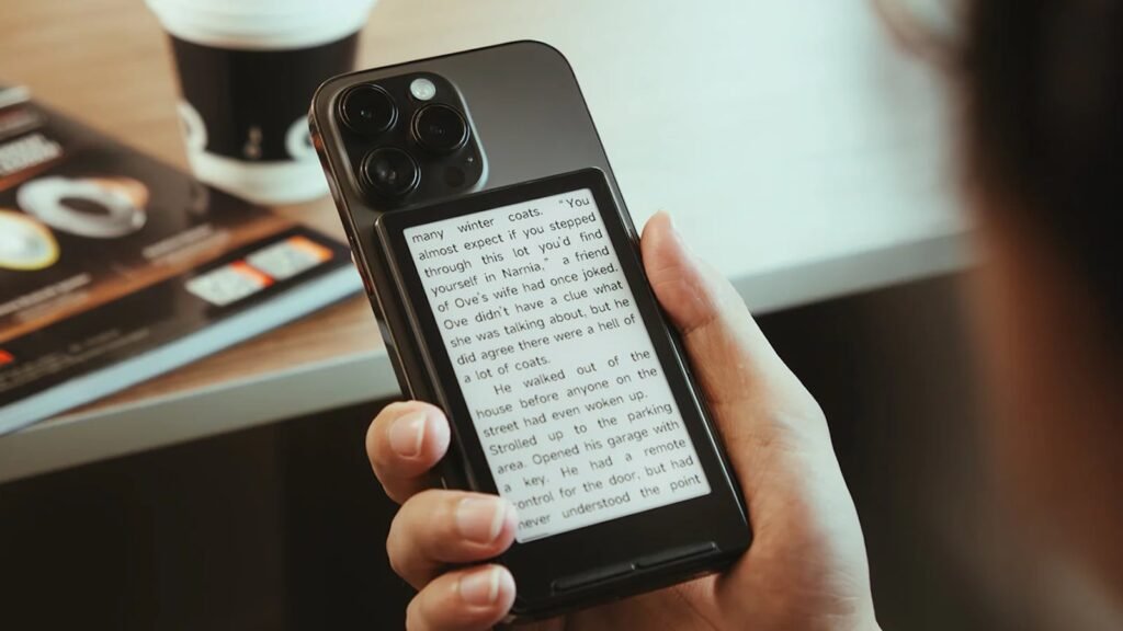 Xteink X4 lets you read anywhere