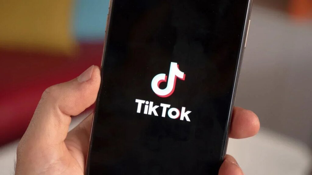 The deal is signed: 200 million Americans will continue to enjoy TikTok, but it could get “slower”