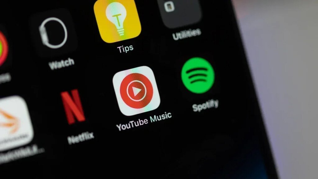 YouTube Music is flooding playlists with "fake" AI songs – and subscribers are furious