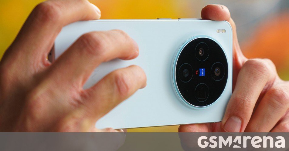 vivo X300 series may expand soon, as X300e spotted online
