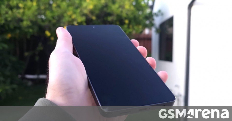 Samsung Galaxy S26 Ultra takes some damage but still survives drop test