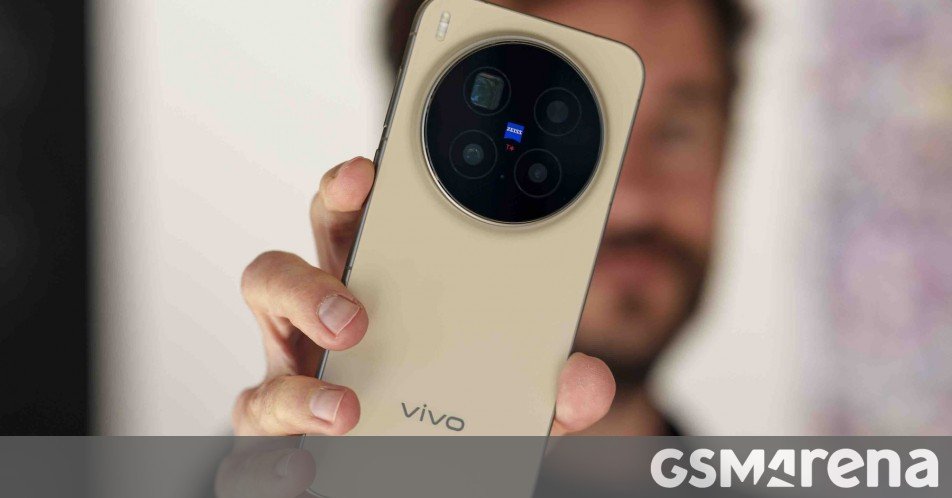 vivo X300 Ultra, X300s launch date, configurations, and colors leaked