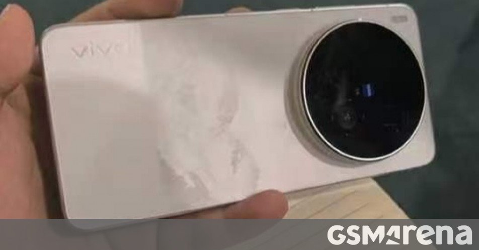 vivo X300 Ultra battery capacity and hands-on images leaked