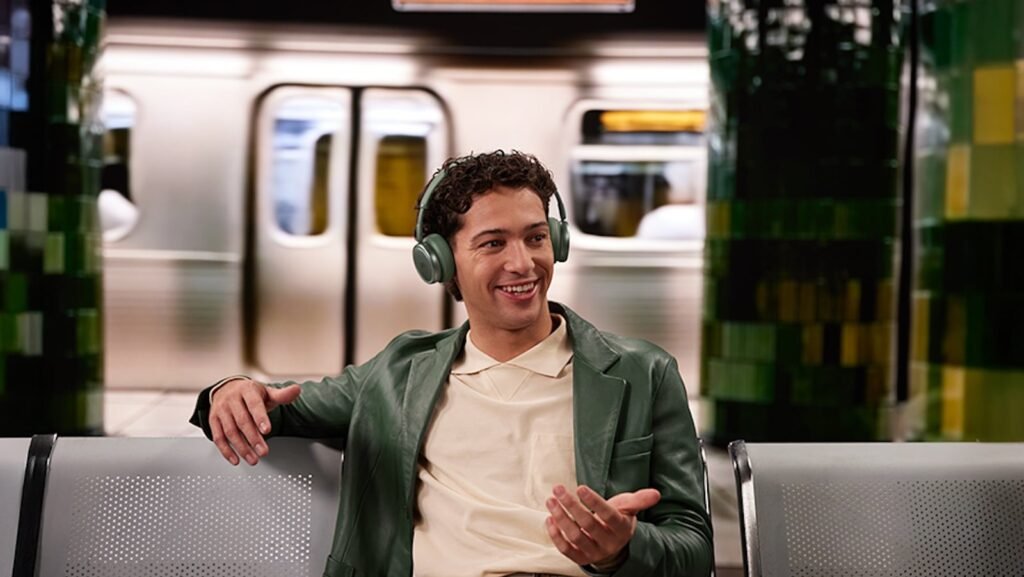 JBL Live 680NC delivers Spatial Sound for any kind of content