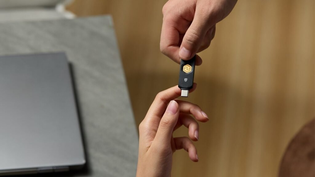 Kensington VeriMark NFC+ USB-C Security Key